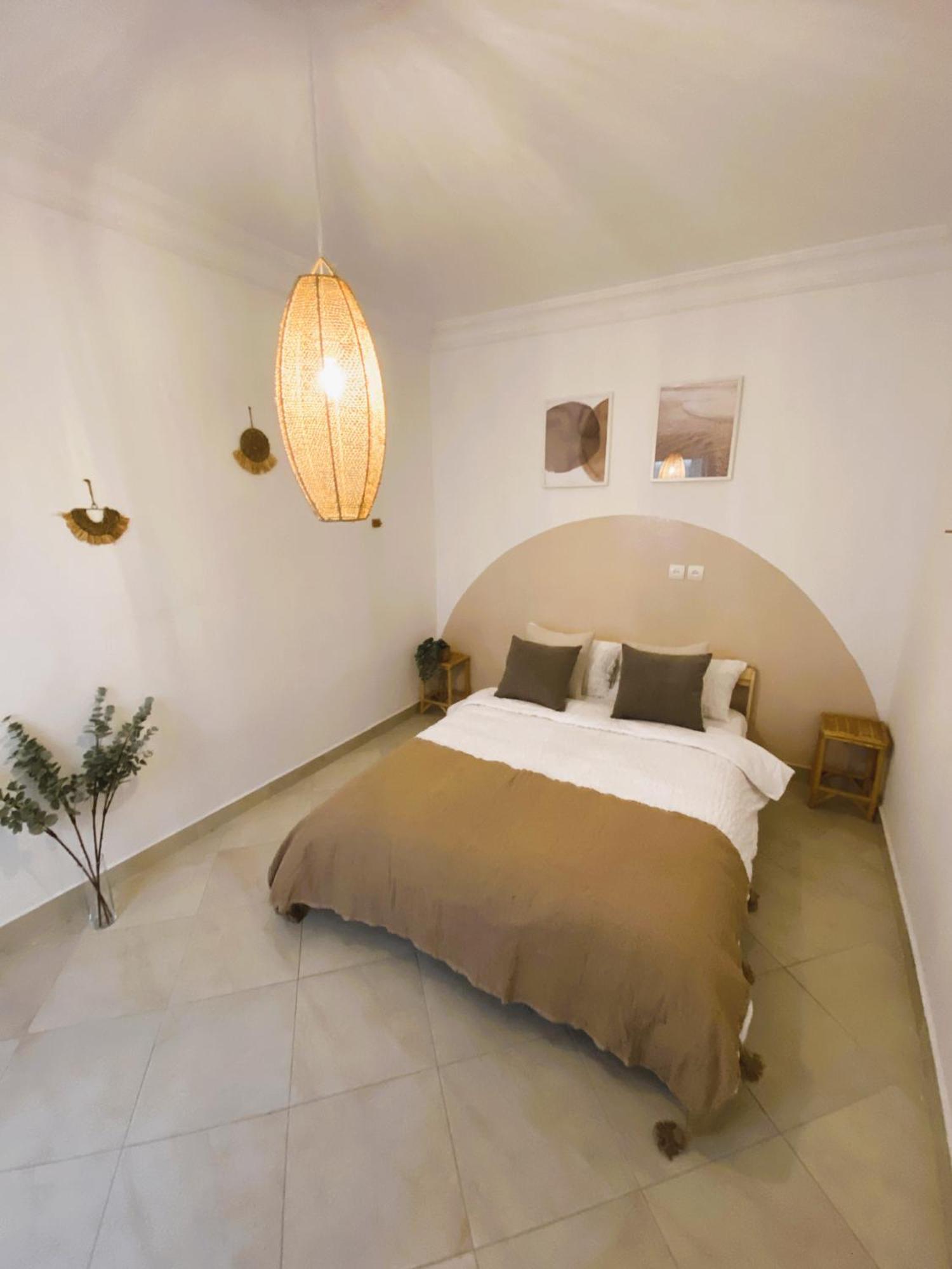 Magnificent With Private Rooftop Terrace *