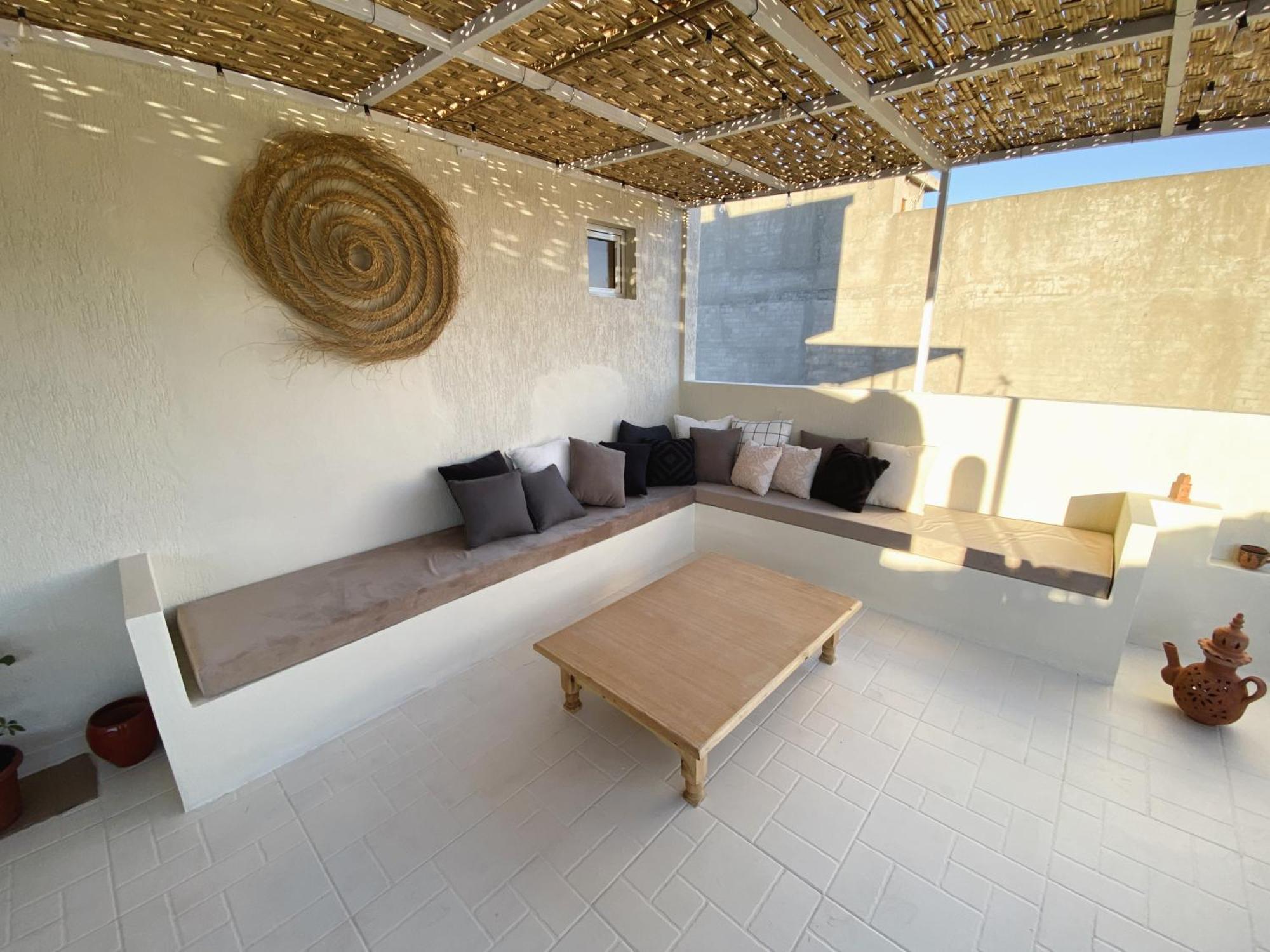 Magnificent With Private Rooftop Terrace Appartement *